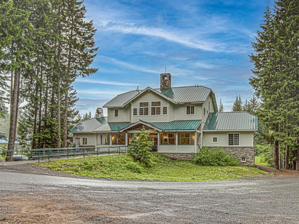 The Chinook Lodge At Гавърнмънт Кемп Екстериор снимка